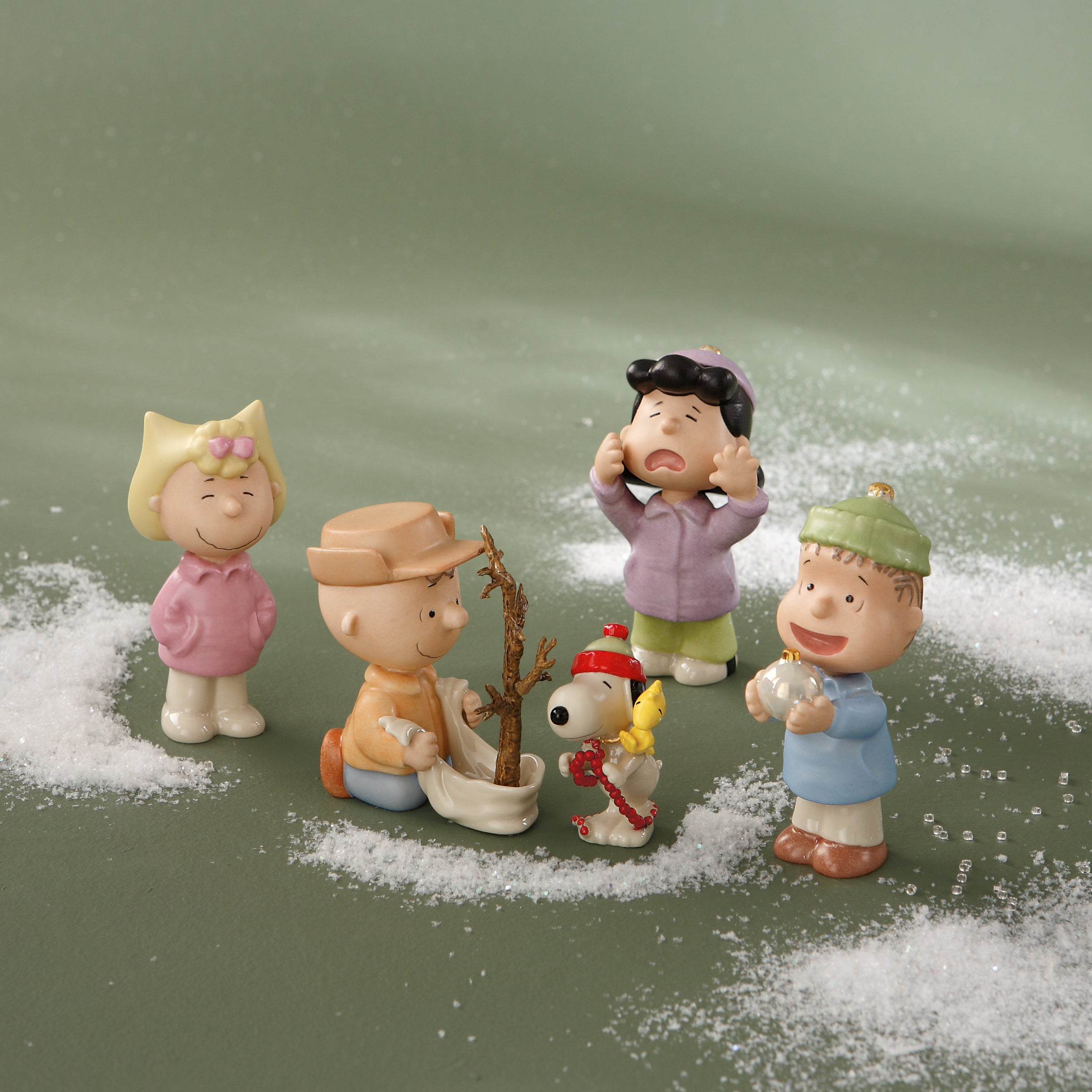 "Peanuts 5-Piece ""A Charlie Brown Christmas"" Figurine Set"