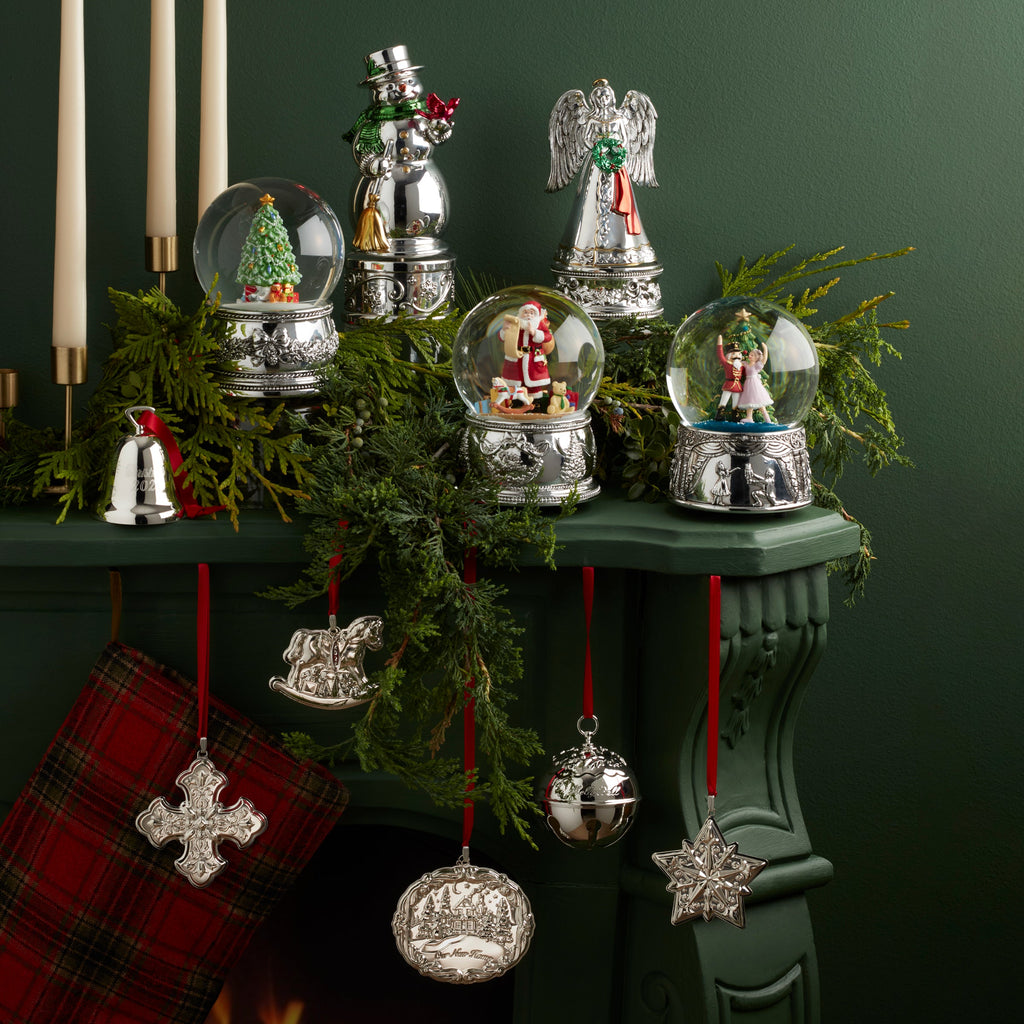 Christmas Tree Musical Snow Globe