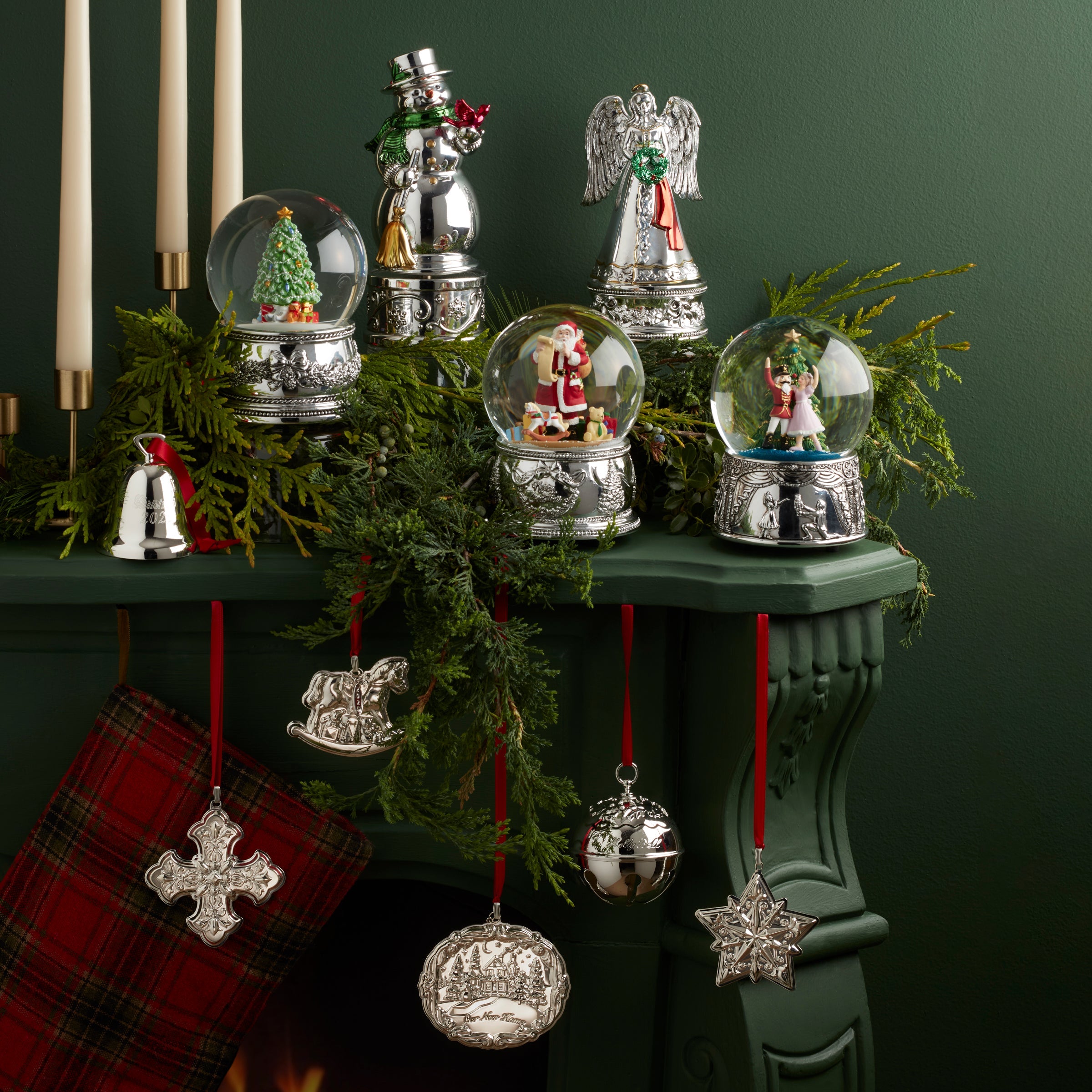 Christmas Tree Musical Snow Globe