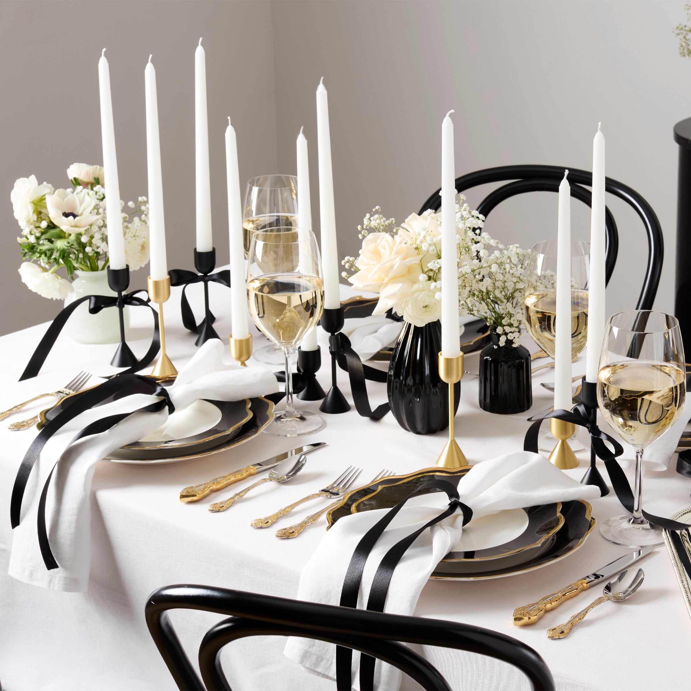 Contempo Luxe Black Accent Plates - Set of 4